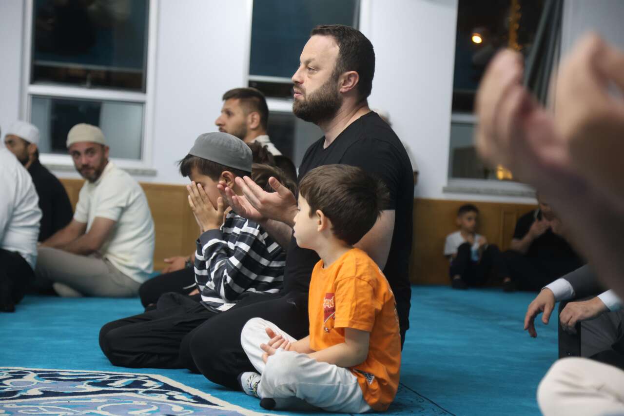 Konya’da çocuklar bisiklet için camiye koştu! Başkan Altay da coşkuya ortak oldu 12